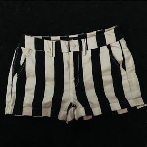AE BLACK & WHITE STRIPED HIGH-WAISTED SHORTS